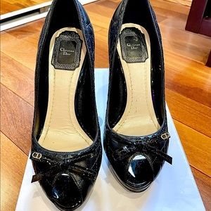 Christian Dior Cannage peep toe pumps
